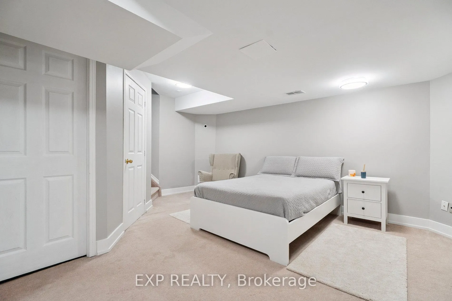 Photo 32 of 132 Harnesworth Crescent, Hamilton, Waterdown — HOMEH