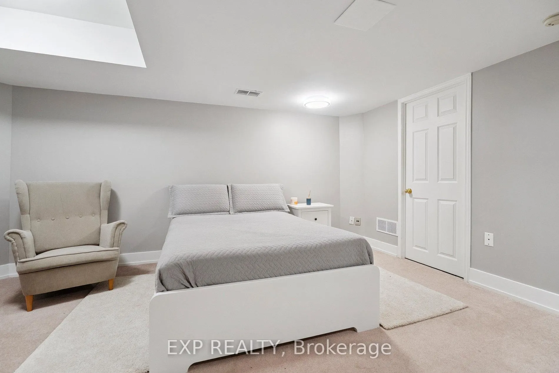 Photo 34 of 132 Harnesworth Crescent, Hamilton, Waterdown — HOMEH