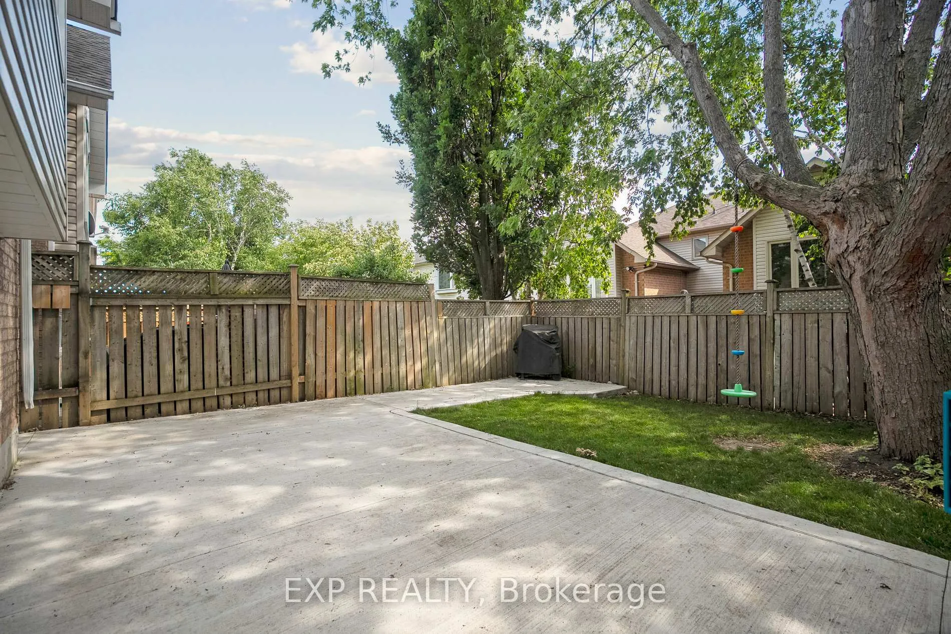 Photo 36 of 132 Harnesworth Crescent, Hamilton, Waterdown — HOMEH