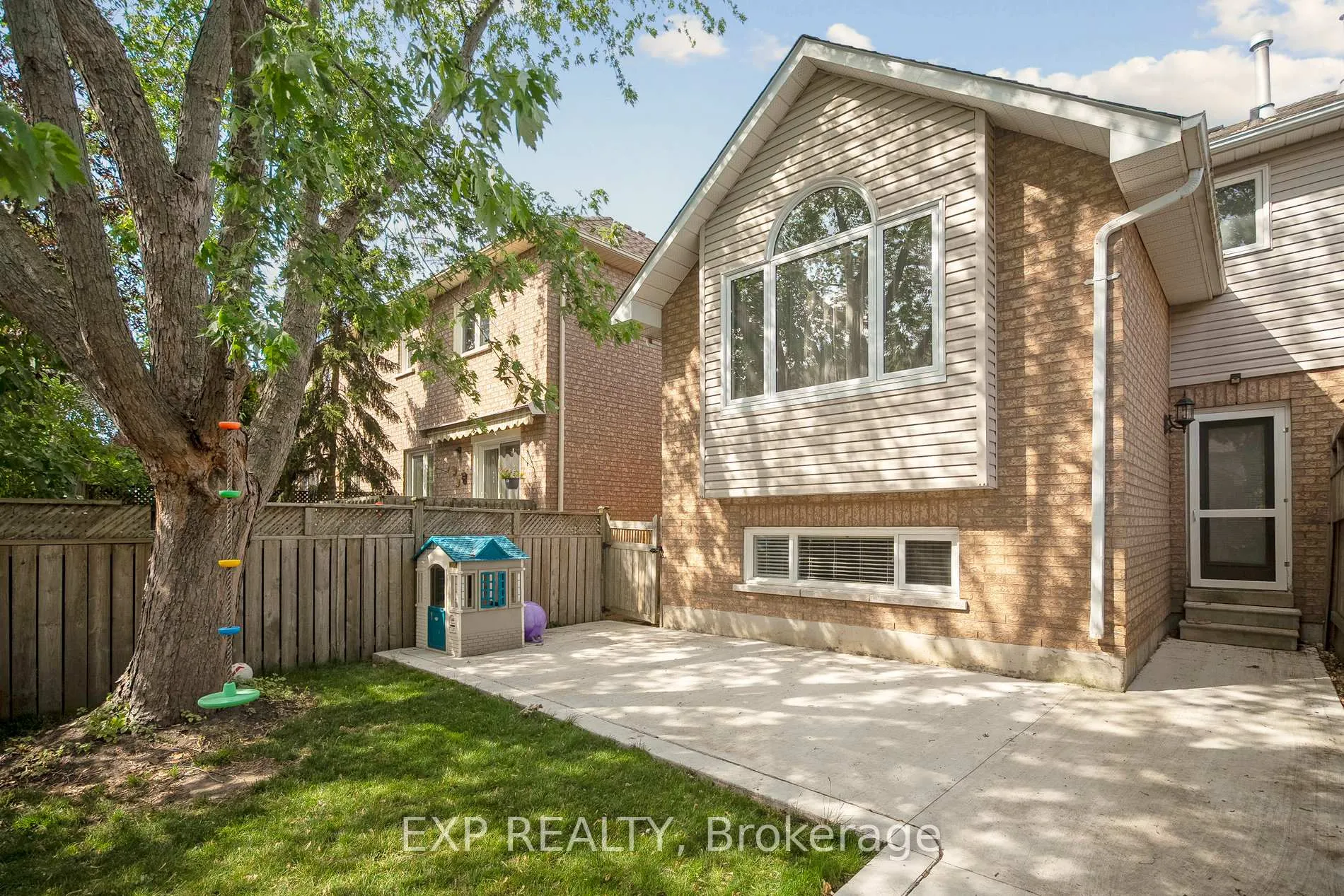 Photo 39 of 132 Harnesworth Crescent, Hamilton, Waterdown — HOMEH