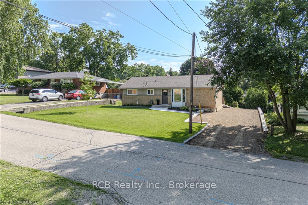 Photo 2 of 6 Lillian Street E, Brant, South Dumfries — HOMEH