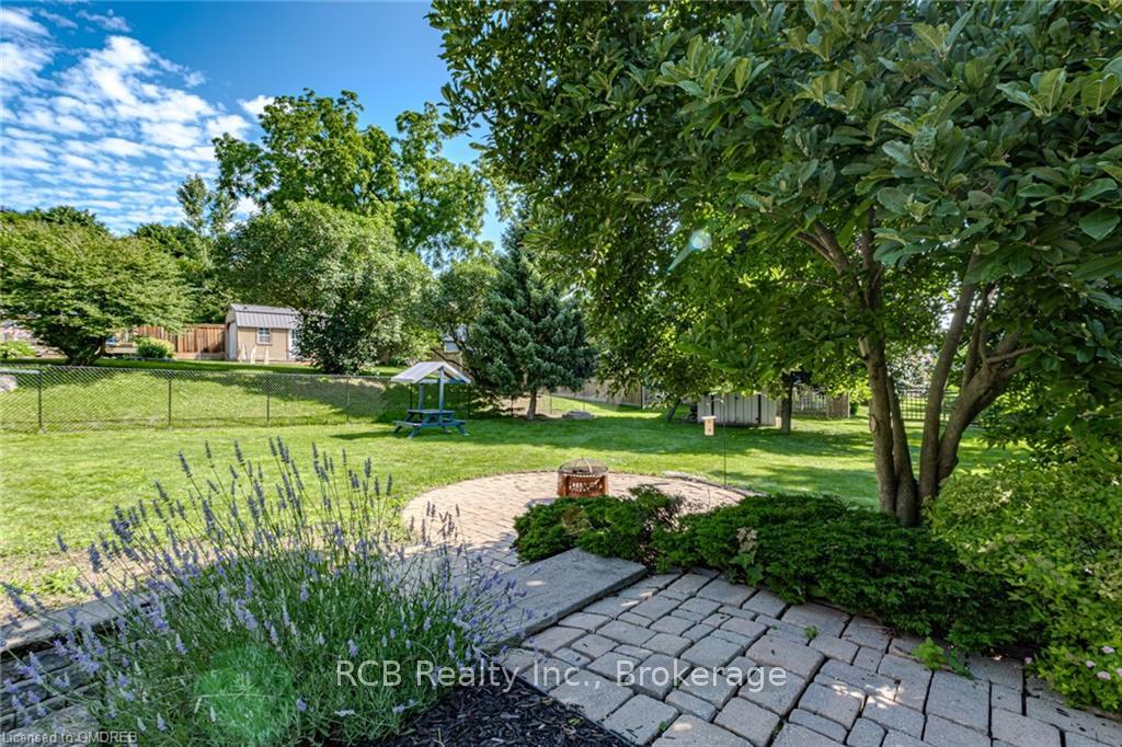 Photo 7 of 6 Lillian Street E, Brant, South Dumfries — HOMEH