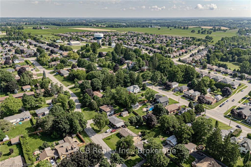 Photo 12 of 6 Lillian Street E, Brant, South Dumfries — HOMEH
