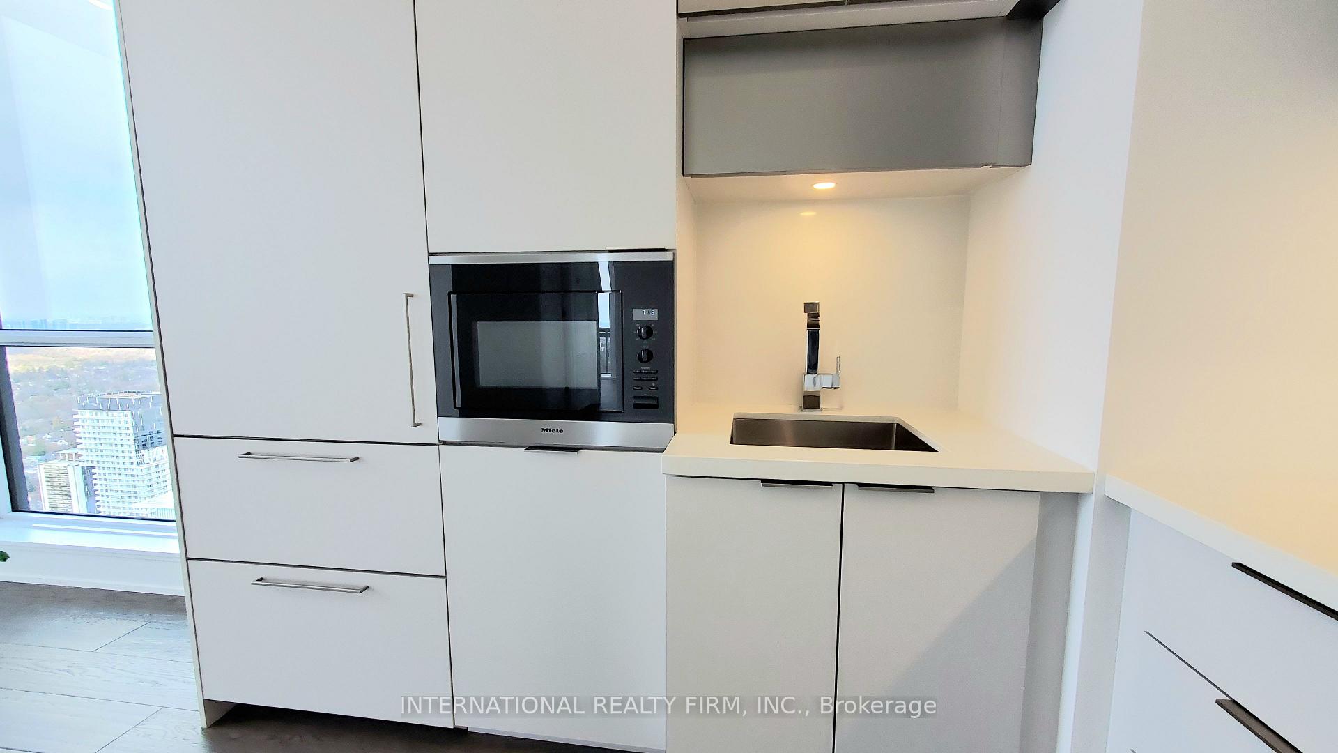 Photo 13 of Unit 4605, 39 Roehampton Avenue, Toronto, Mount Pleasant West — HOMEH