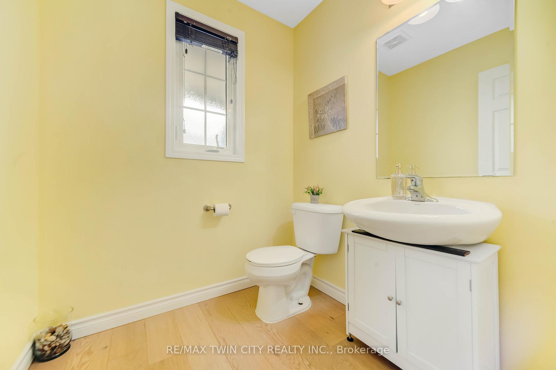 Photo 15 of 220 Lemon Grass Crescent, Kitchener — HOMEH