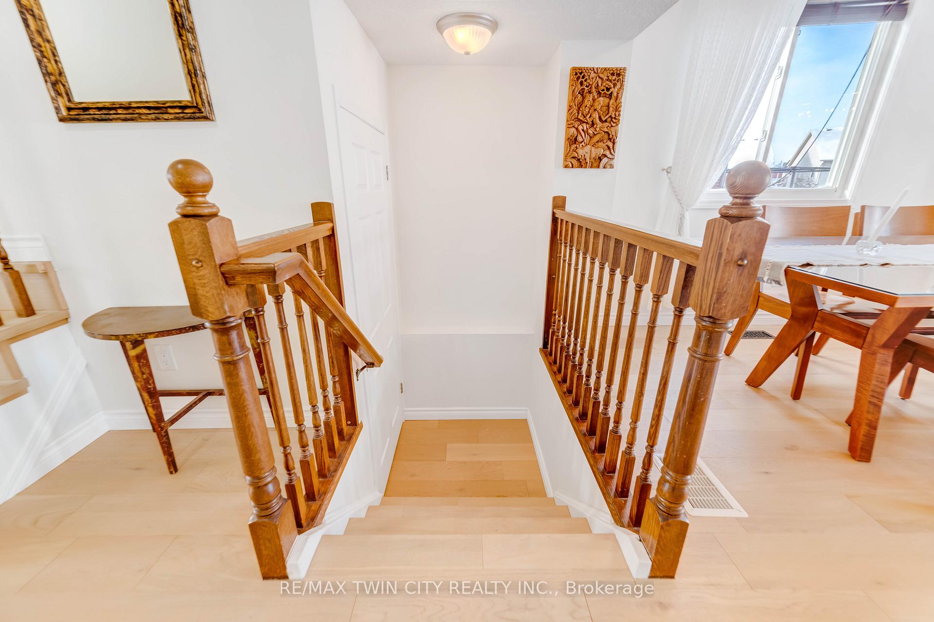 Photo 30 of 220 Lemon Grass Crescent, Kitchener — HOMEH