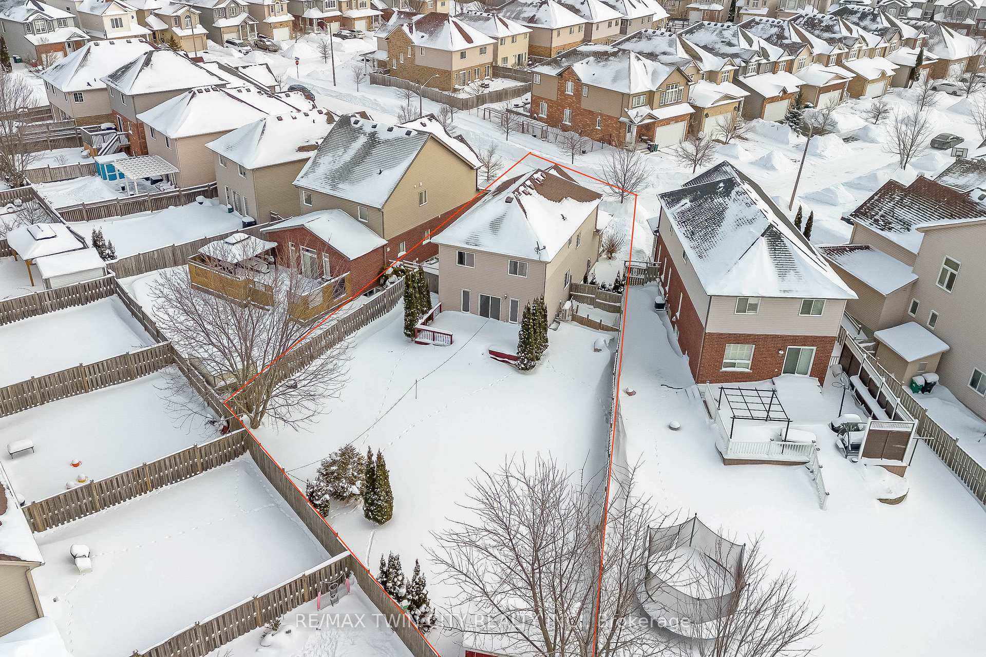 Photo 37 of 220 Lemon Grass Crescent, Kitchener — HOMEH