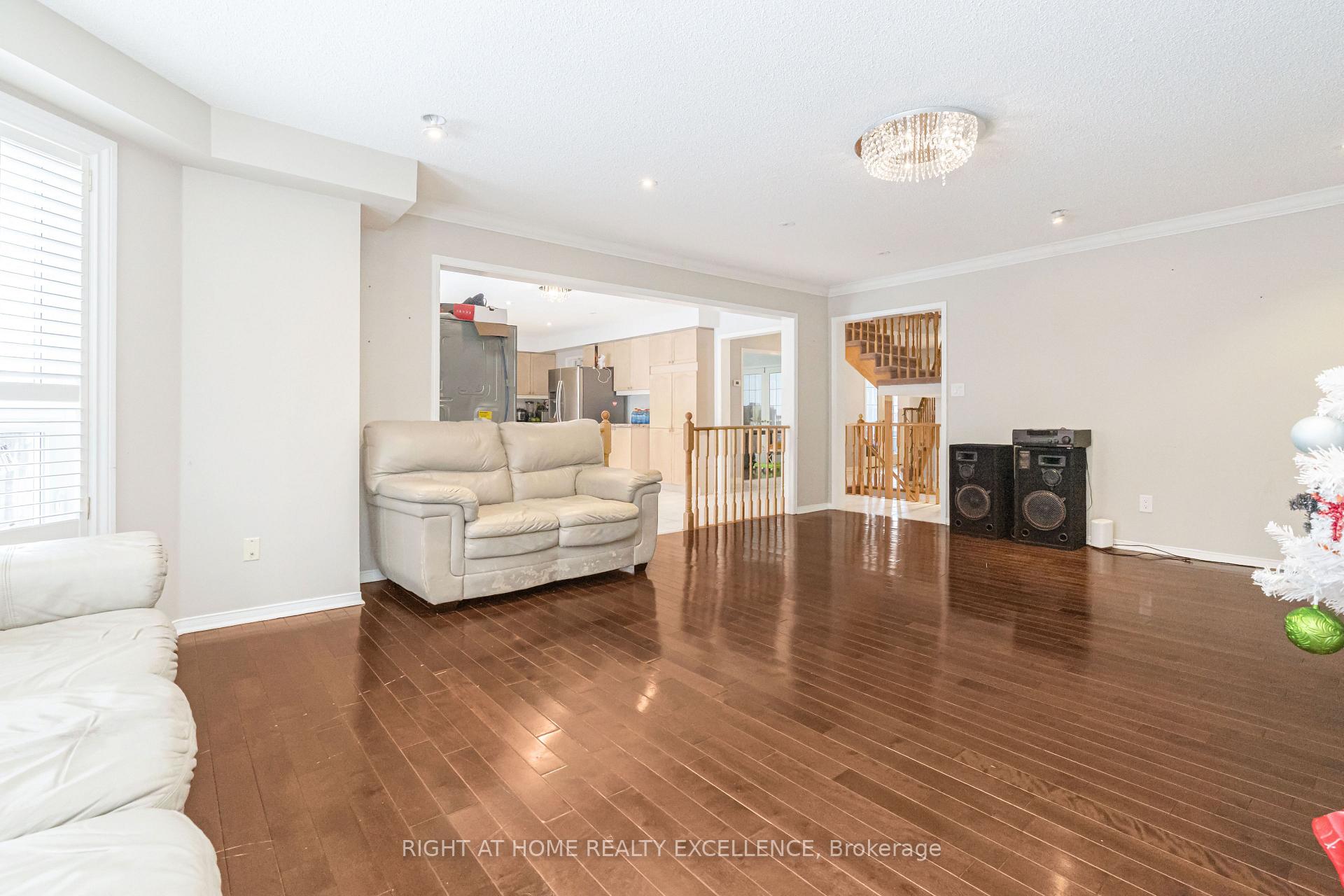 Photo 11 of 106 Royal Valley Drive, Caledon, Rural Caledon — HOMEH