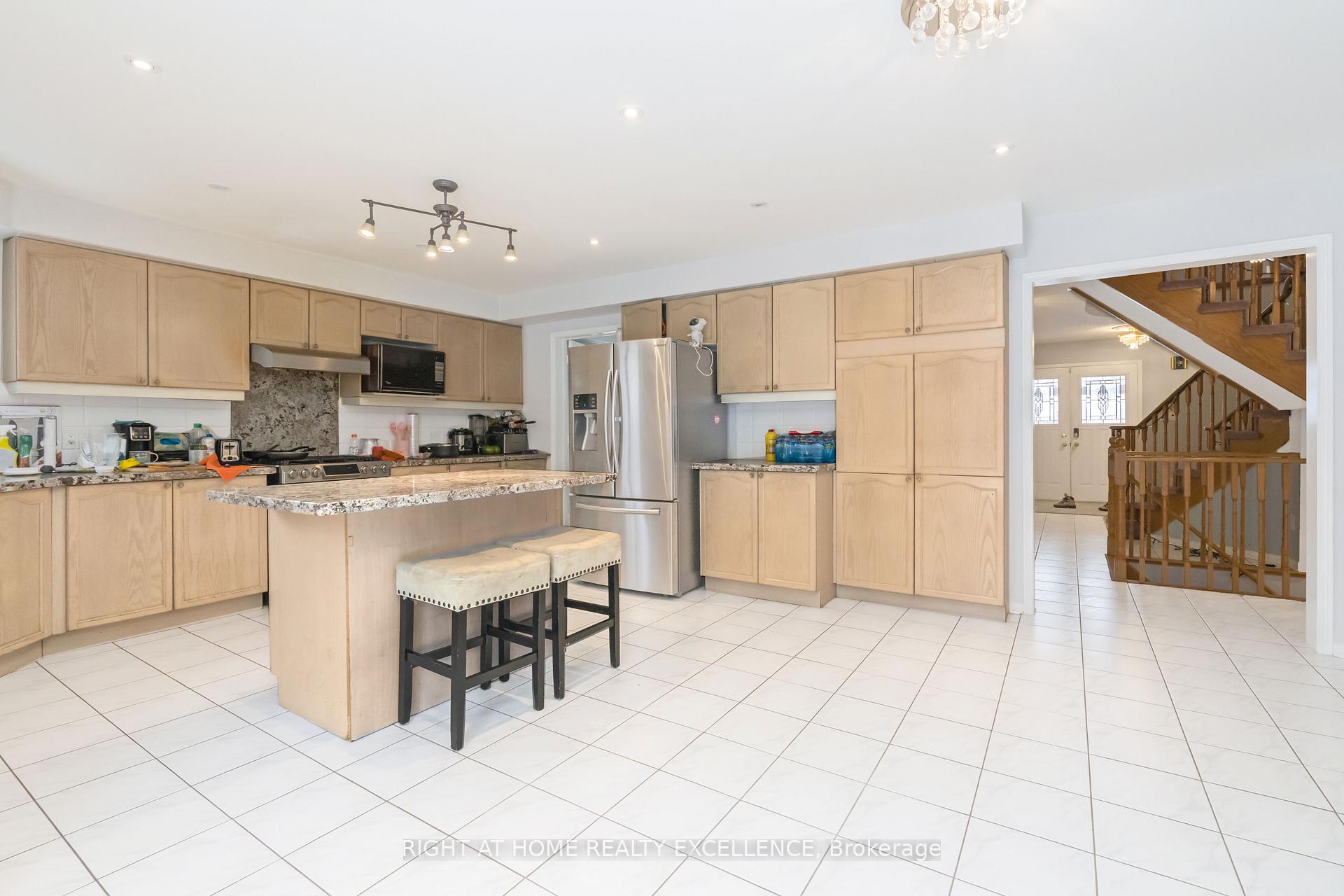 Photo 13 of 106 Royal Valley Drive, Caledon, Rural Caledon — HOMEH