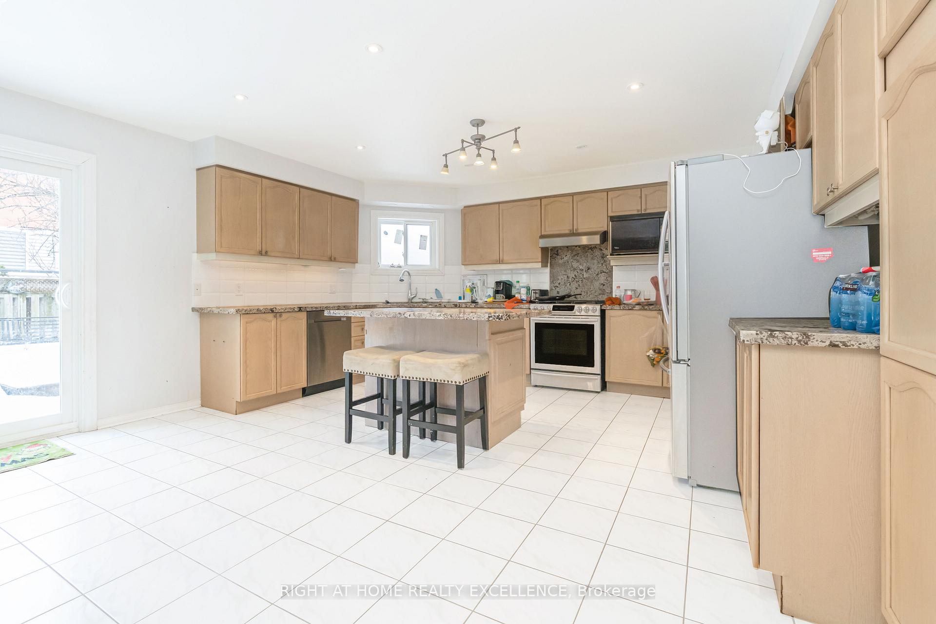 Photo 15 of 106 Royal Valley Drive, Caledon, Rural Caledon — HOMEH