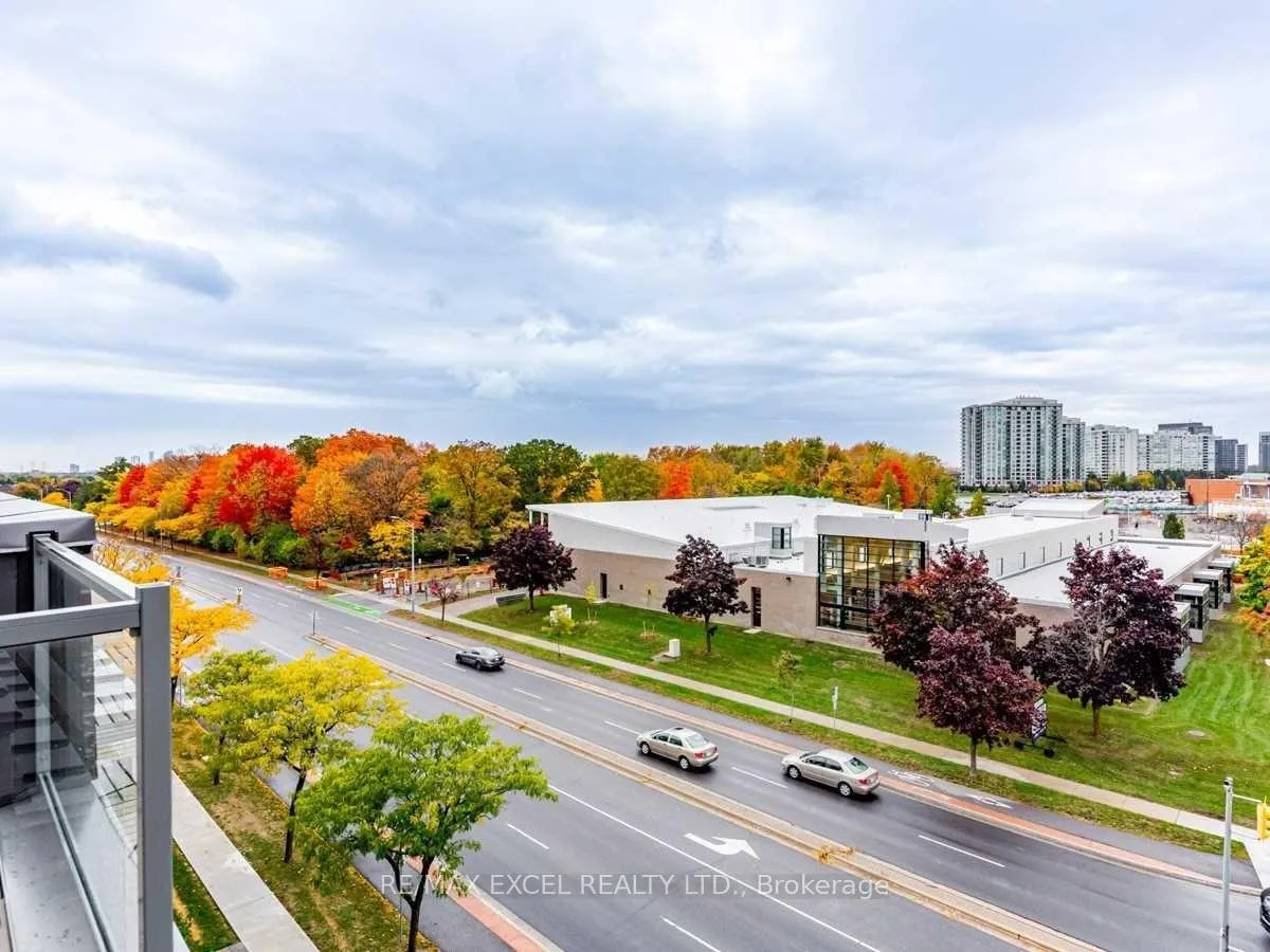 Photo 1 of 889 Clark Avenue W, Vaughan, Brownridge — HOMEH