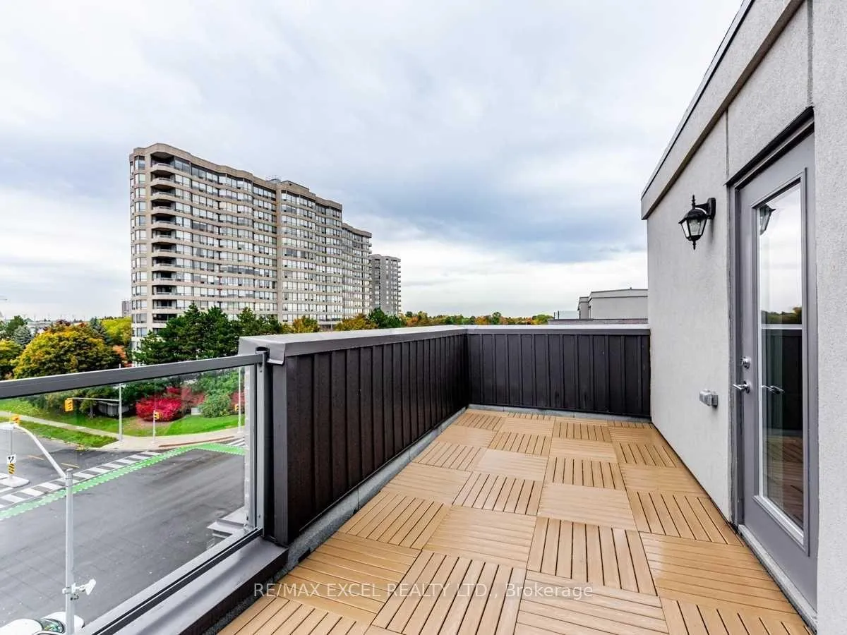 Photo 9 of 889 Clark Avenue W, Vaughan, Brownridge — HOMEH