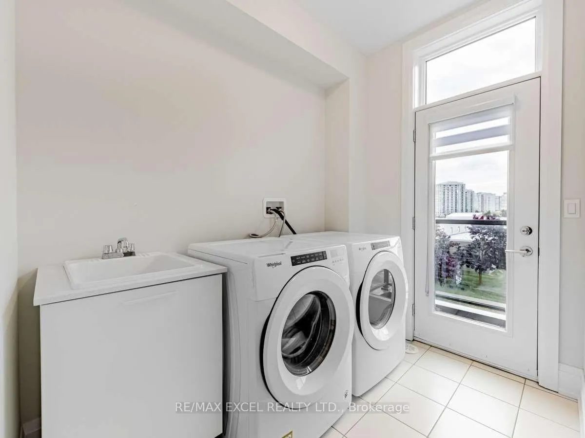Photo 12 of 889 Clark Avenue W, Vaughan, Brownridge — HOMEH