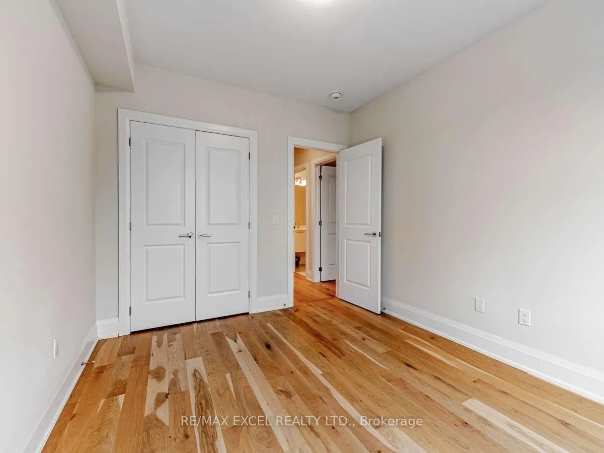 Photo 15 of 889 Clark Avenue W, Vaughan, Brownridge — HOMEH