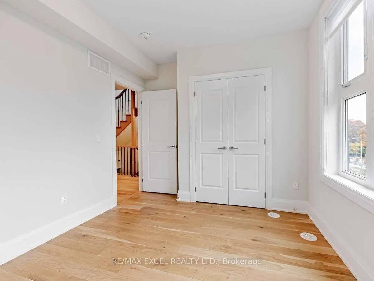 Photo 16 of 889 Clark Avenue W, Vaughan, Brownridge — HOMEH