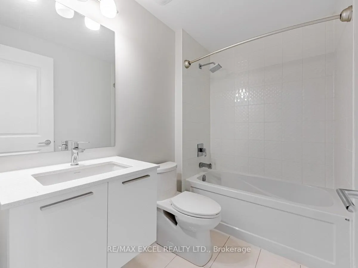 Photo 17 of 889 Clark Avenue W, Vaughan, Brownridge — HOMEH