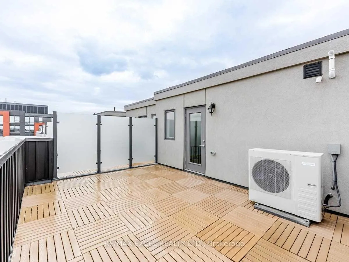Photo 20 of 889 Clark Avenue W, Vaughan, Brownridge — HOMEH