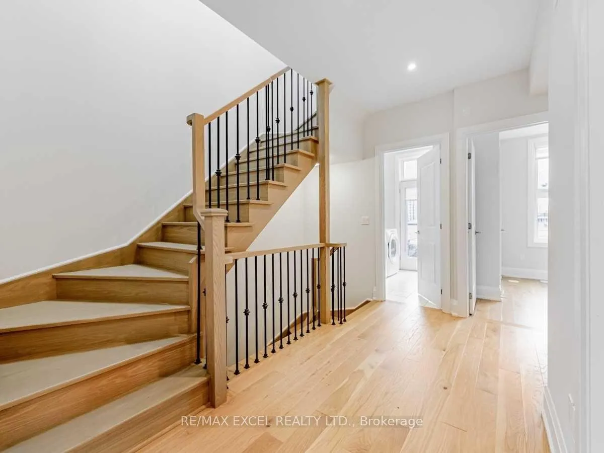 Photo 22 of 889 Clark Avenue W, Vaughan, Brownridge — HOMEH
