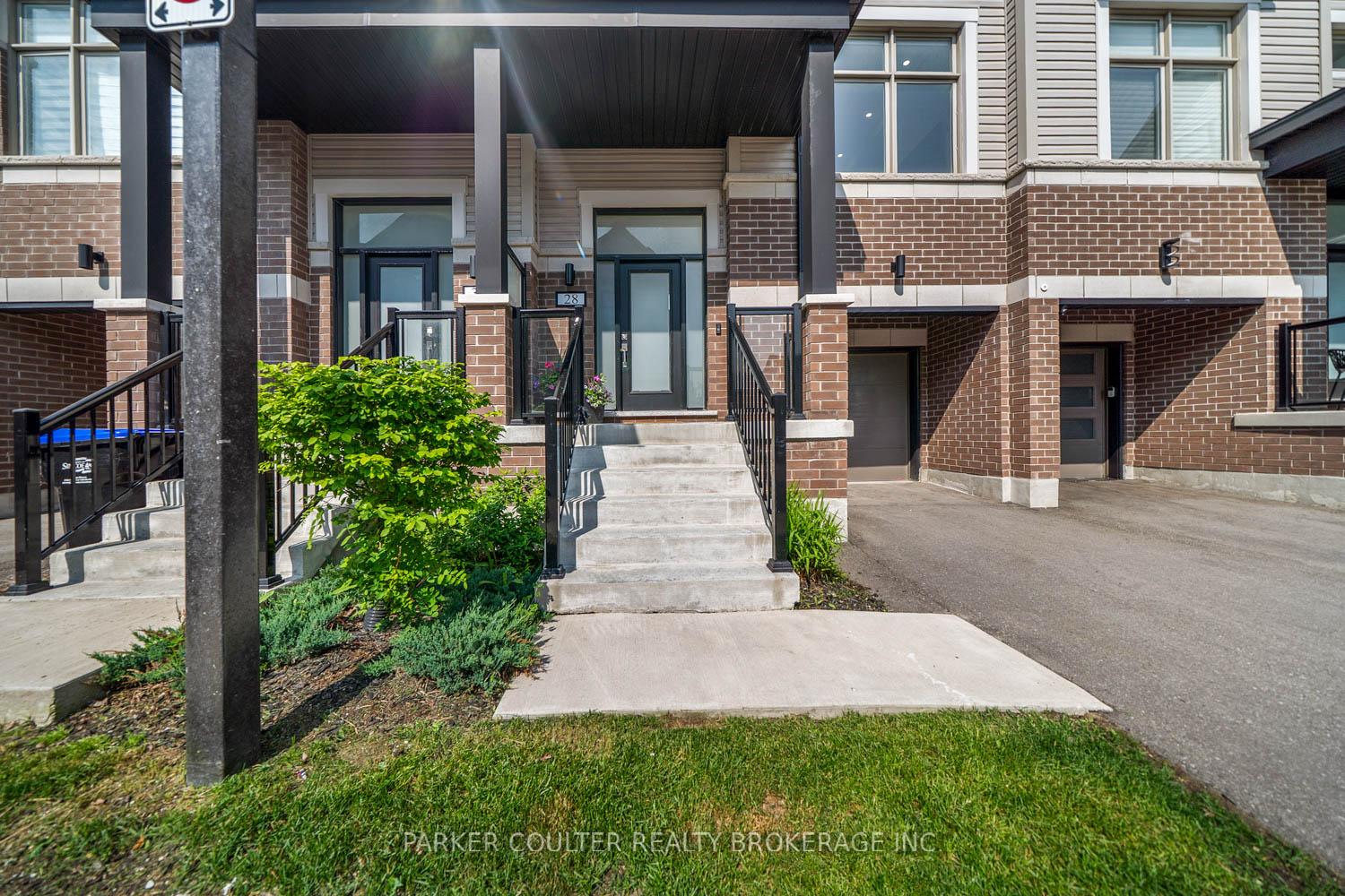 Photo 4 of Unit 14, 28 Totten Trail, New Tecumseth, Tottenham — HOMEH