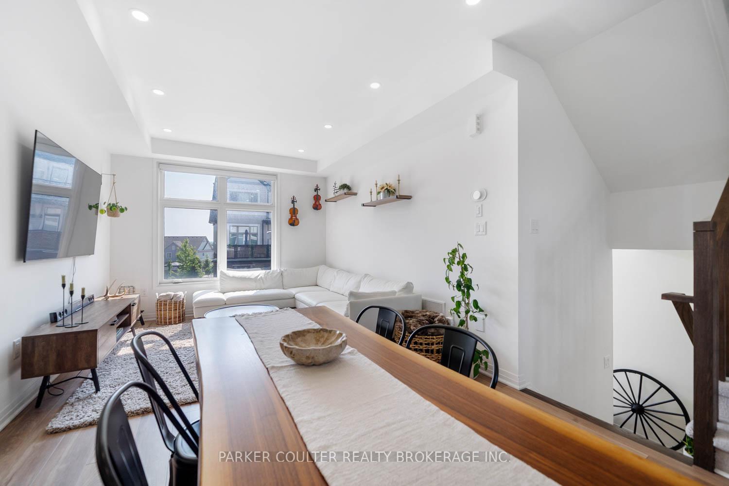 Photo 7 of Unit 14, 28 Totten Trail, New Tecumseth, Tottenham — HOMEH