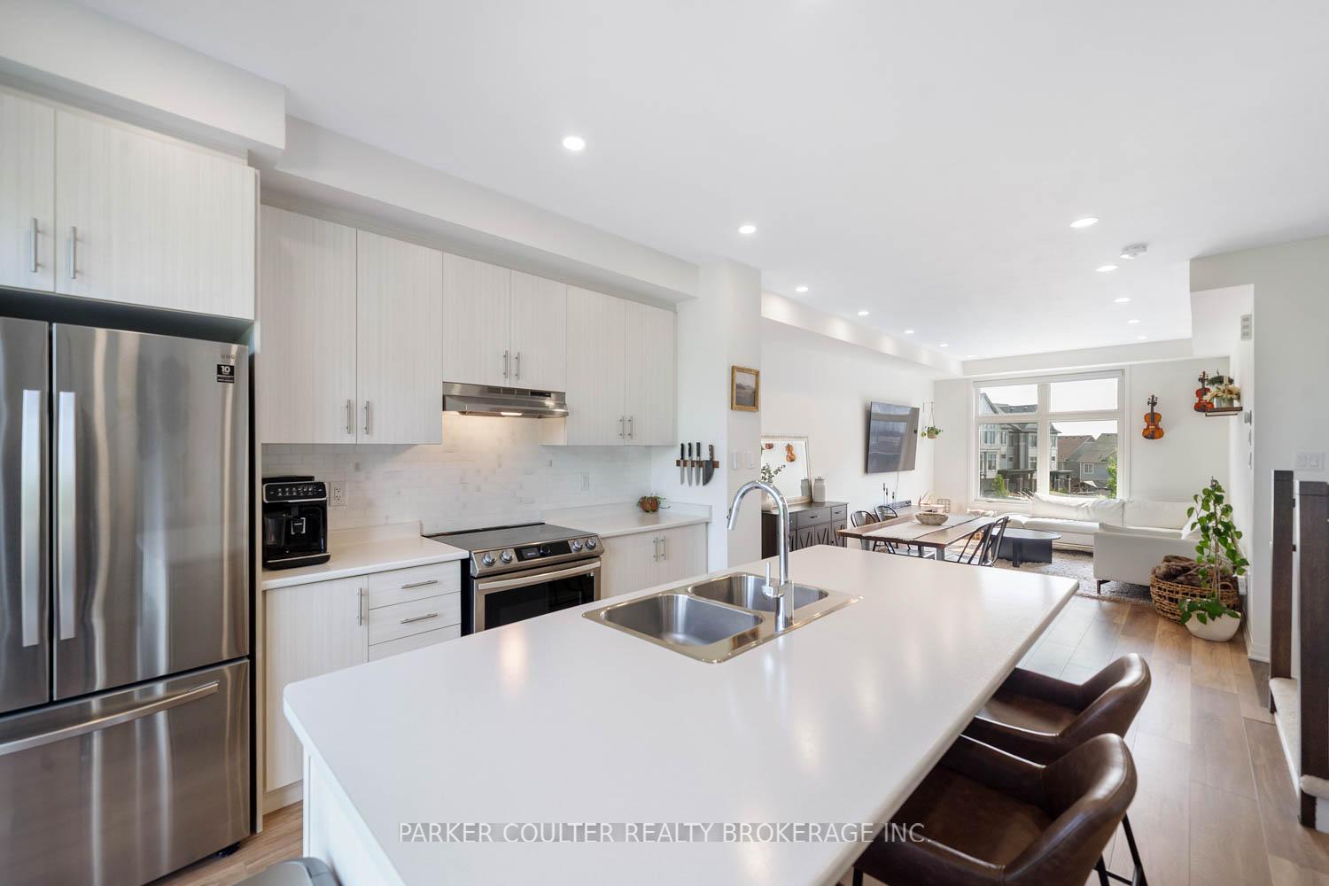 Photo 11 of Unit 14, 28 Totten Trail, New Tecumseth, Tottenham — HOMEH