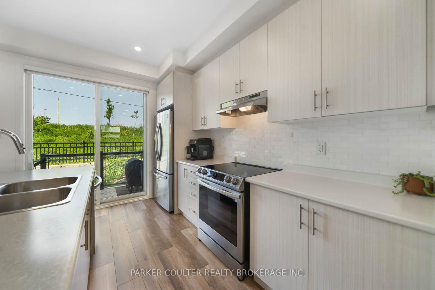Photo 14 of Unit 14, 28 Totten Trail, New Tecumseth, Tottenham — HOMEH