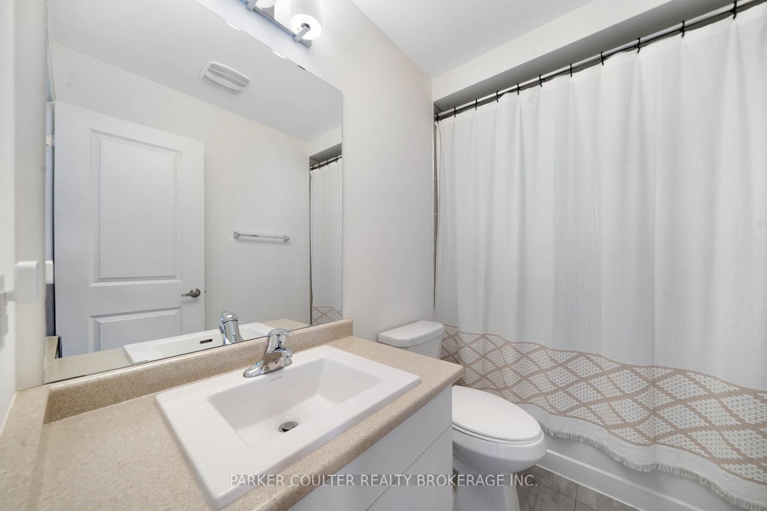 Photo 21 of Unit 14, 28 Totten Trail, New Tecumseth, Tottenham — HOMEH