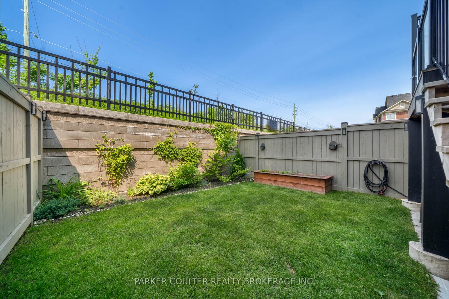 Photo 28 of Unit 14, 28 Totten Trail, New Tecumseth, Tottenham — HOMEH
