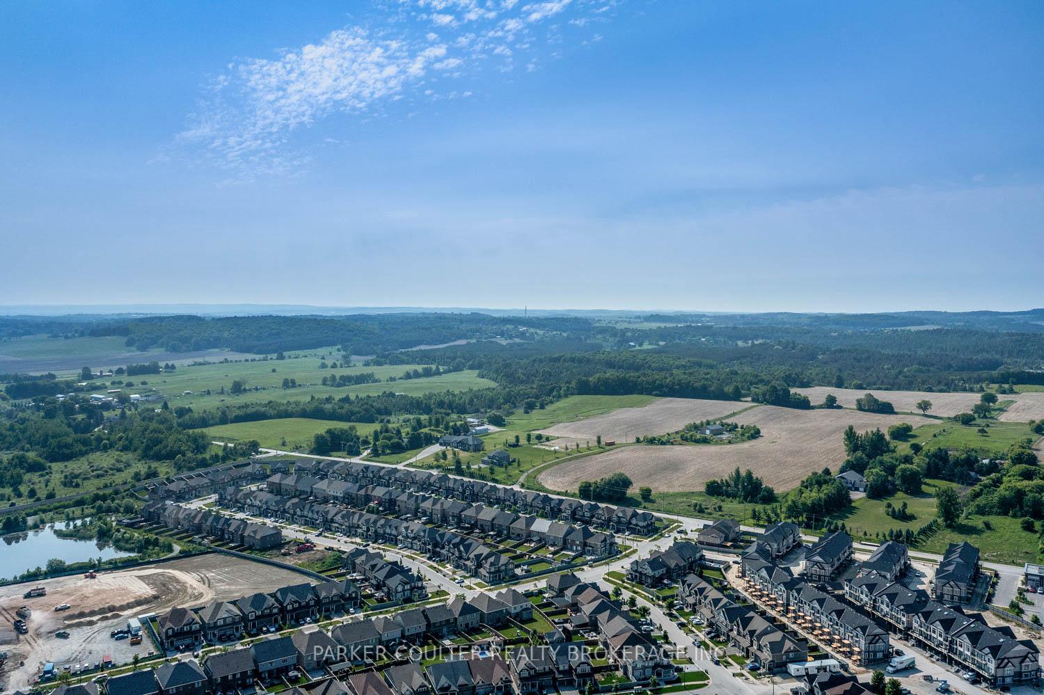 Photo 34 of Unit 14, 28 Totten Trail, New Tecumseth, Tottenham — HOMEH