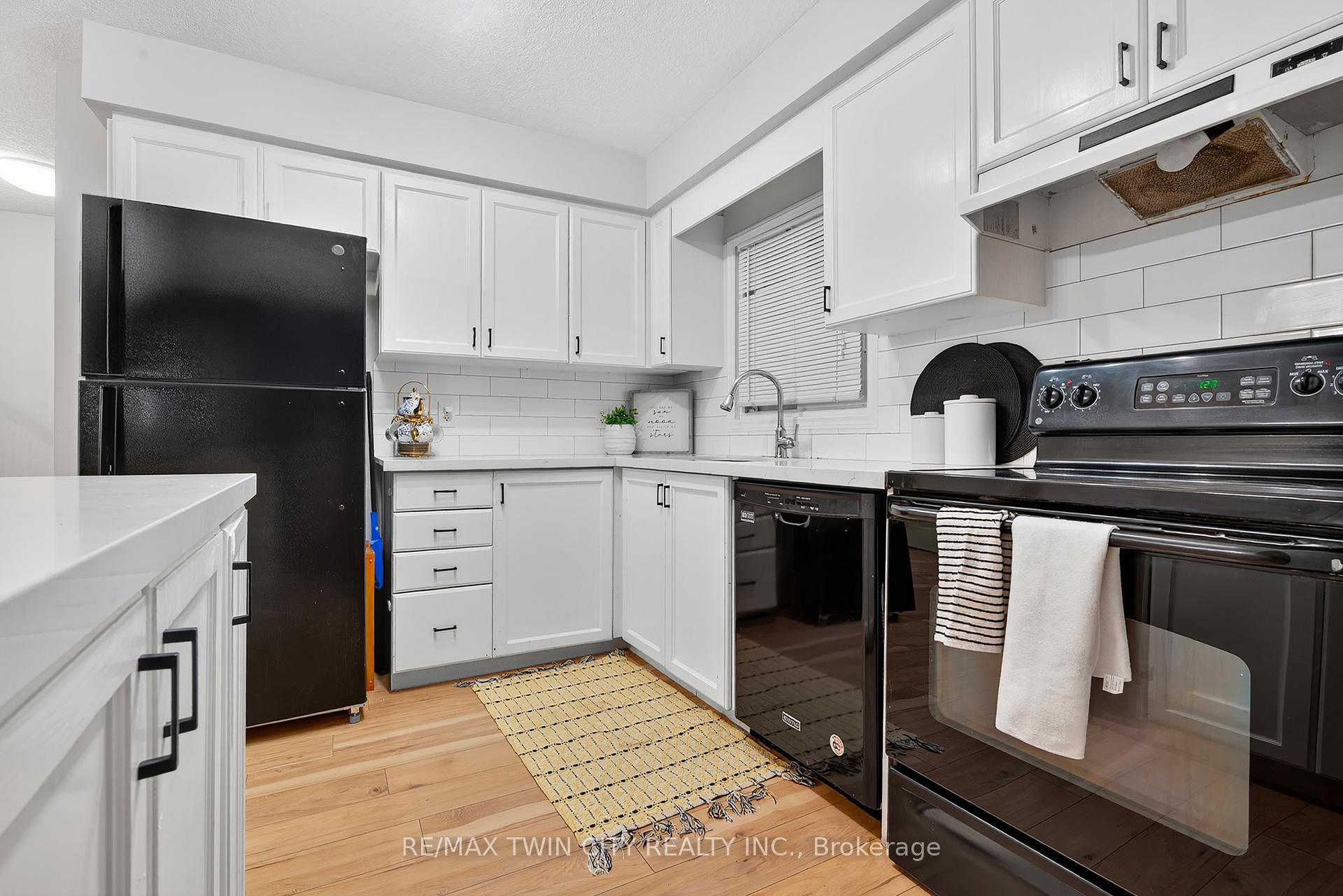Photo 8 of 70 Cannes Street, Kitchener, Huron Park — HOMEH