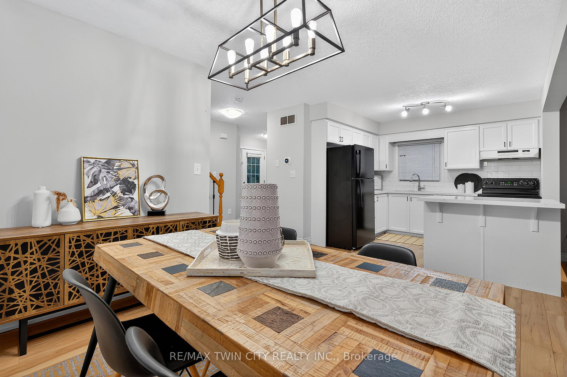 Photo 12 of 70 Cannes Street, Kitchener, Huron Park — HOMEH
