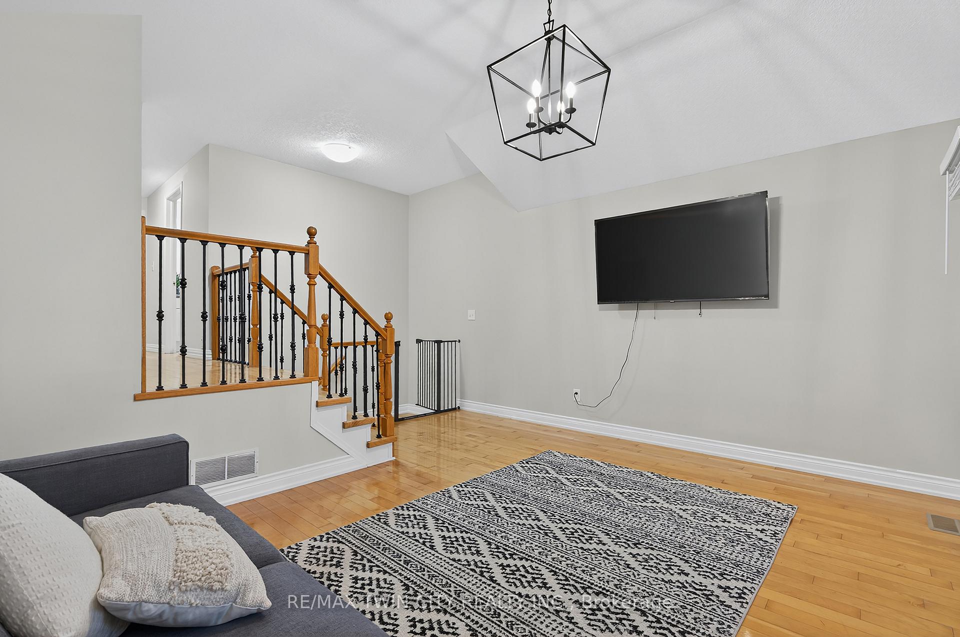 Photo 14 of 70 Cannes Street, Kitchener, Huron Park — HOMEH