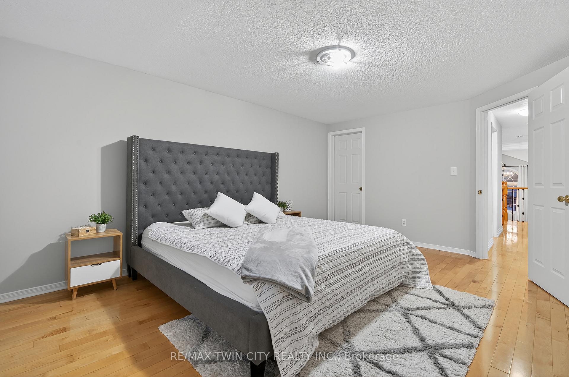 Photo 22 of 70 Cannes Street, Kitchener, Huron Park — HOMEH