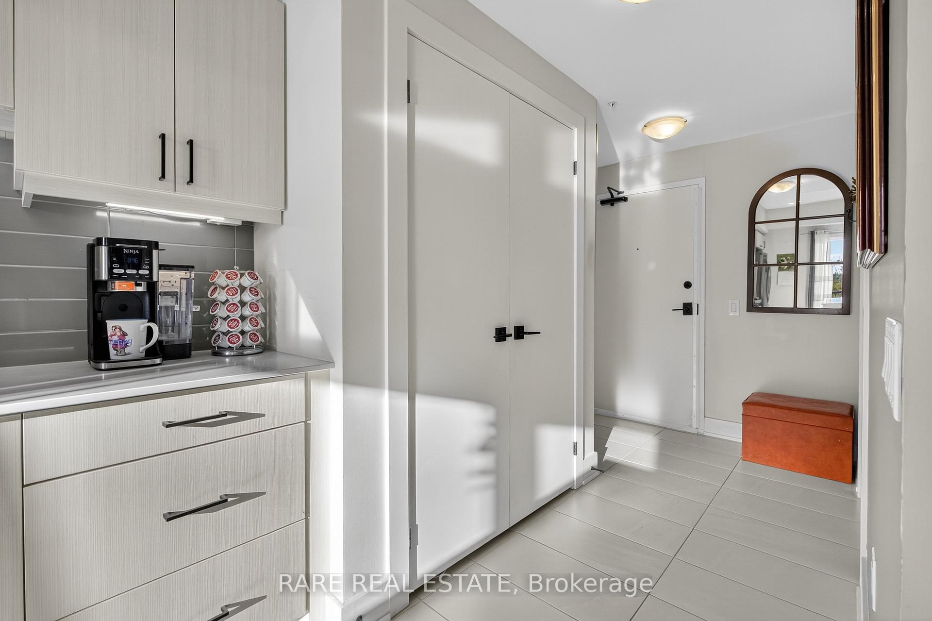 Photo 8 of Unit 402, 5 Chef Lane, Barrie, Rural Barrie Southeast — HOMEH