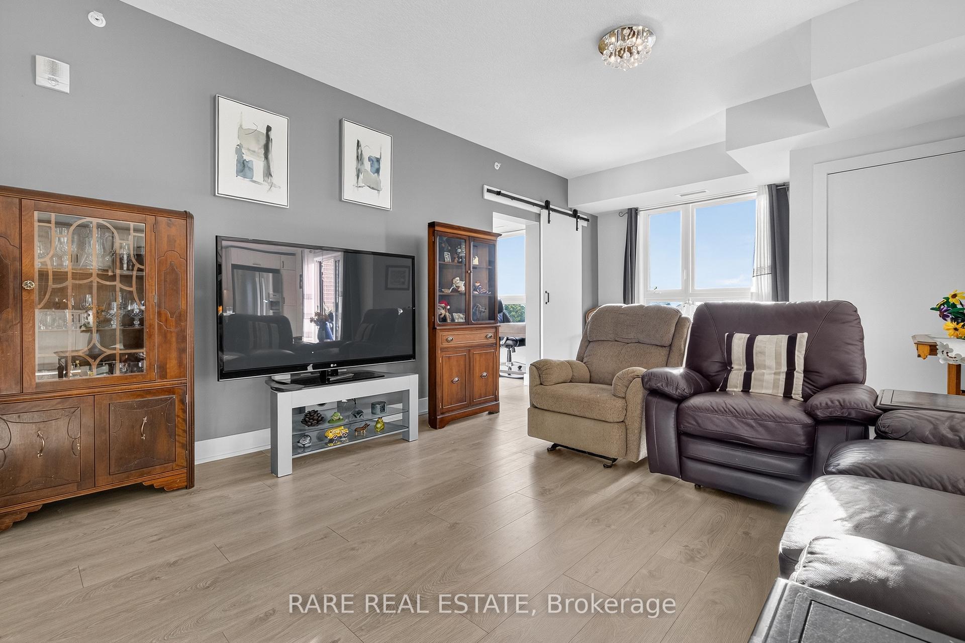 Photo 14 of Unit 402, 5 Chef Lane, Barrie, Rural Barrie Southeast — HOMEH