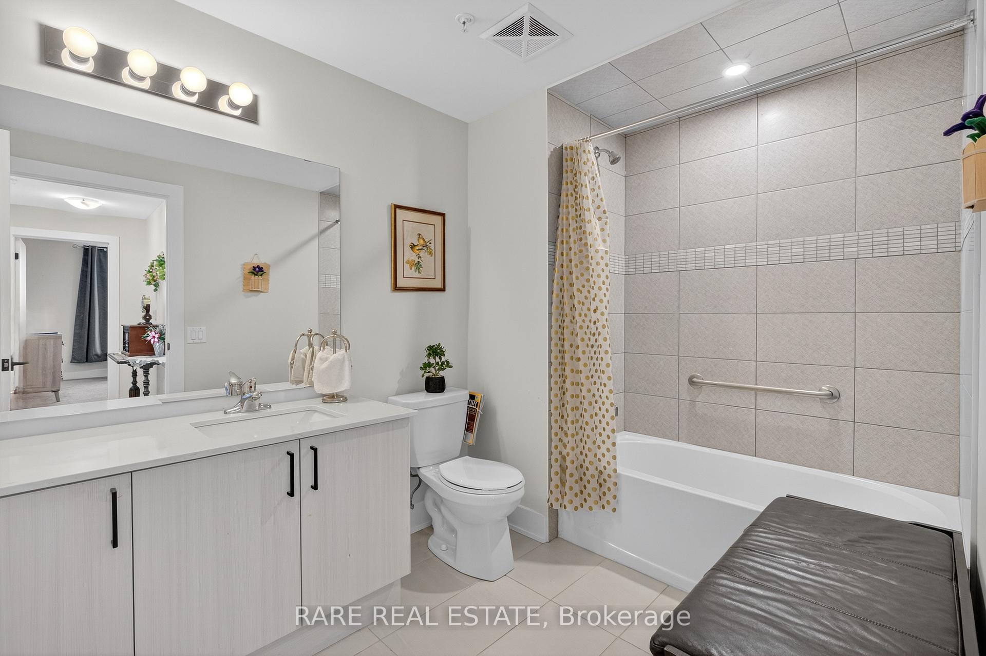 Photo 19 of Unit 402, 5 Chef Lane, Barrie, Rural Barrie Southeast — HOMEH