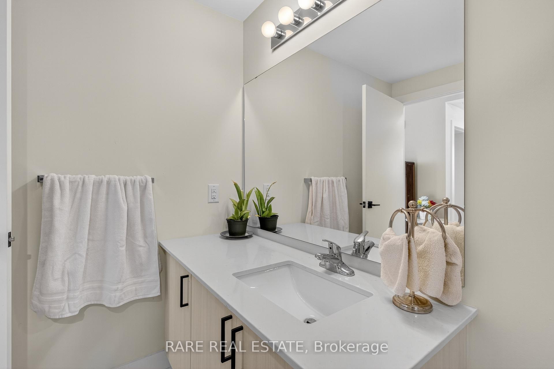 Photo 20 of Unit 402, 5 Chef Lane, Barrie, Rural Barrie Southeast — HOMEH