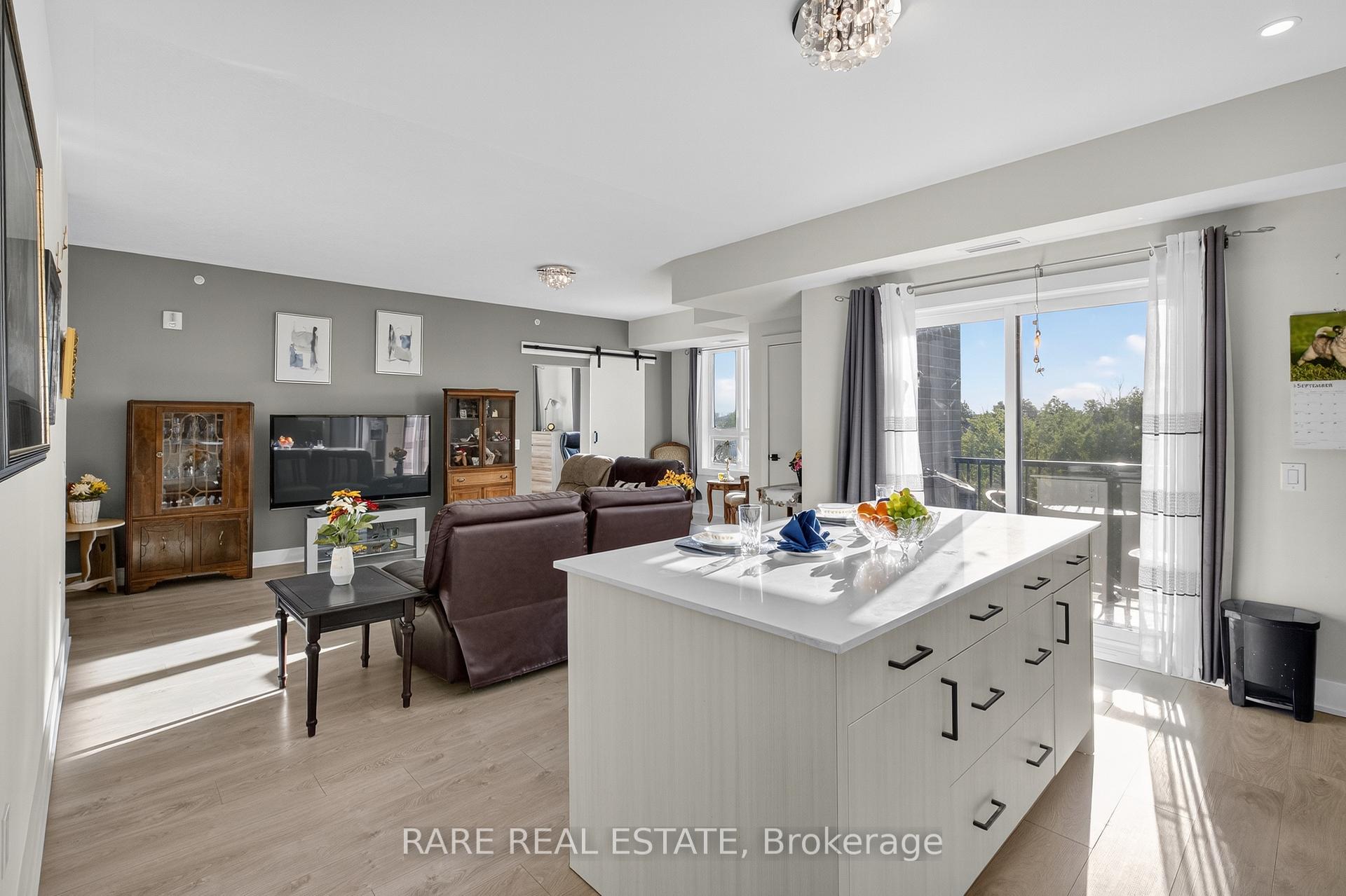 Photo 2 of Unit 402, 5 Chef Lane, Barrie, Rural Barrie Southeast — HOMEH