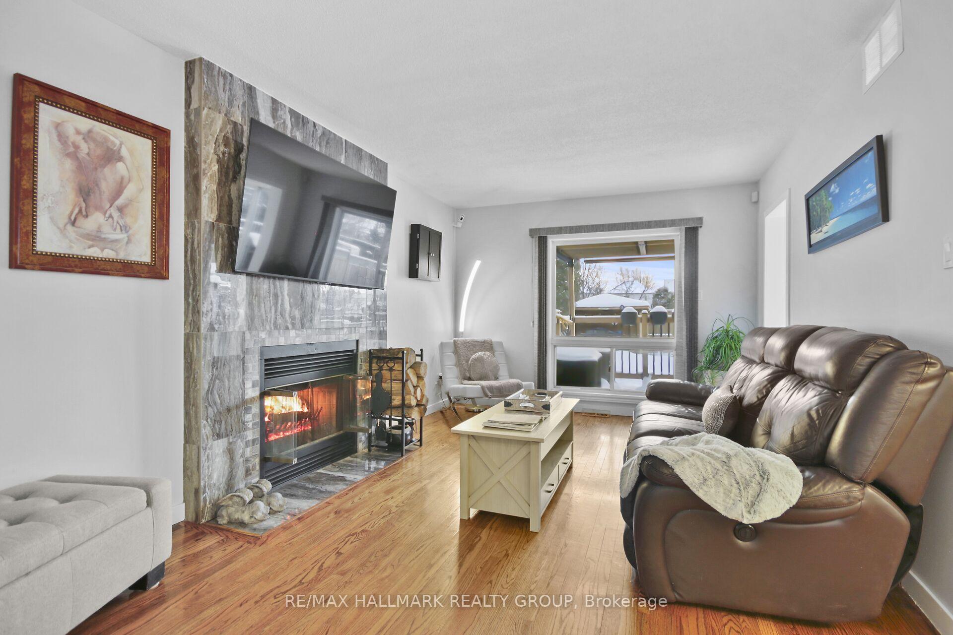Photo 8 of 52 Peacock Crescent, Ottawa, Barrhaven - Cedargrove/Fraserdale — HOMEH