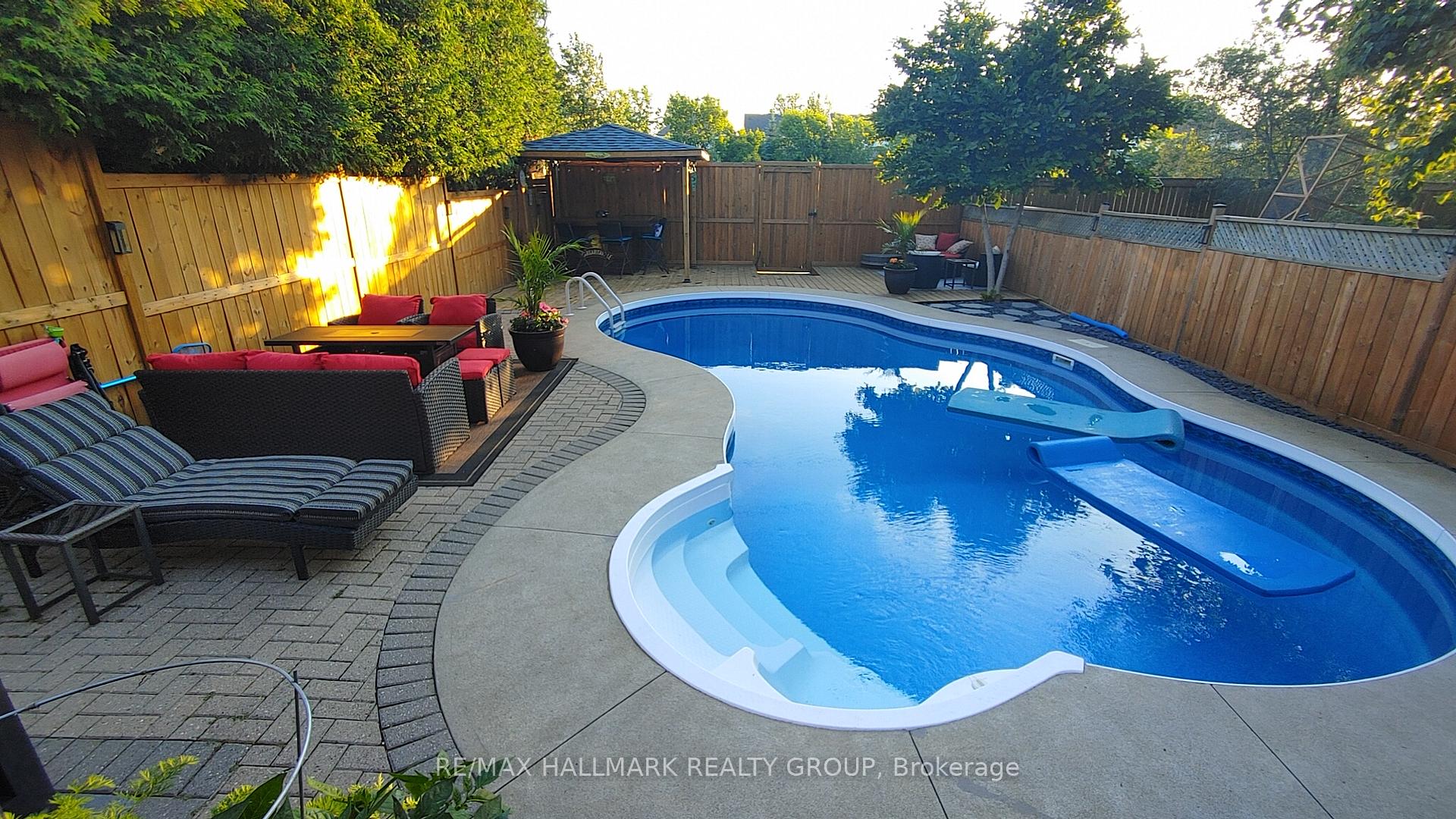 Photo 41 of 52 Peacock Crescent, Ottawa, Barrhaven - Cedargrove/Fraserdale — HOMEH