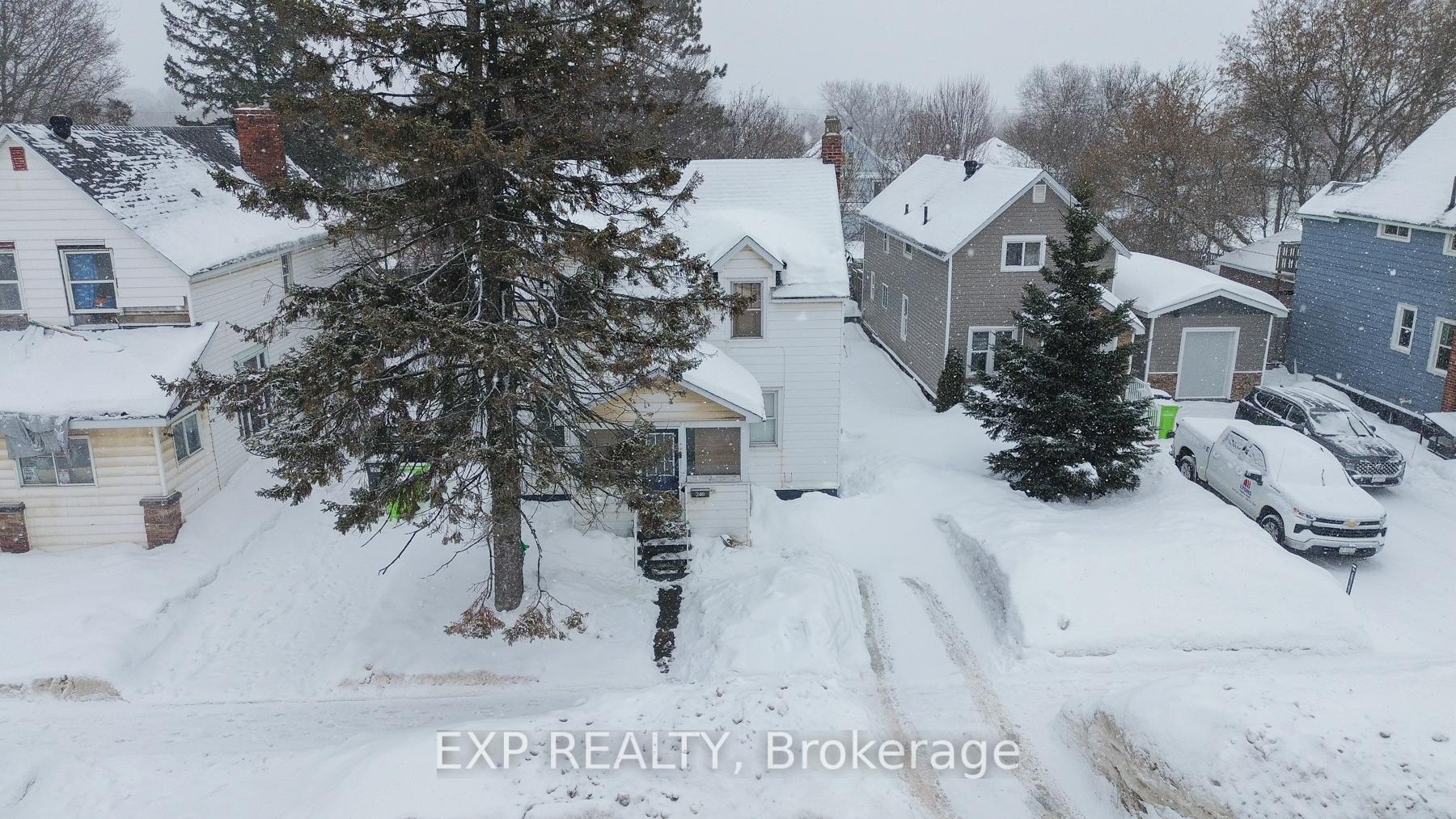 Photo 3 of 240 Huron Street, Sault Ste Marie, Ward 2 — HOMEH