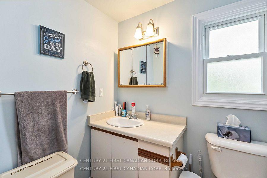 Photo 12 of 71 Golfdale Crescent, London, South Q — HOMEH