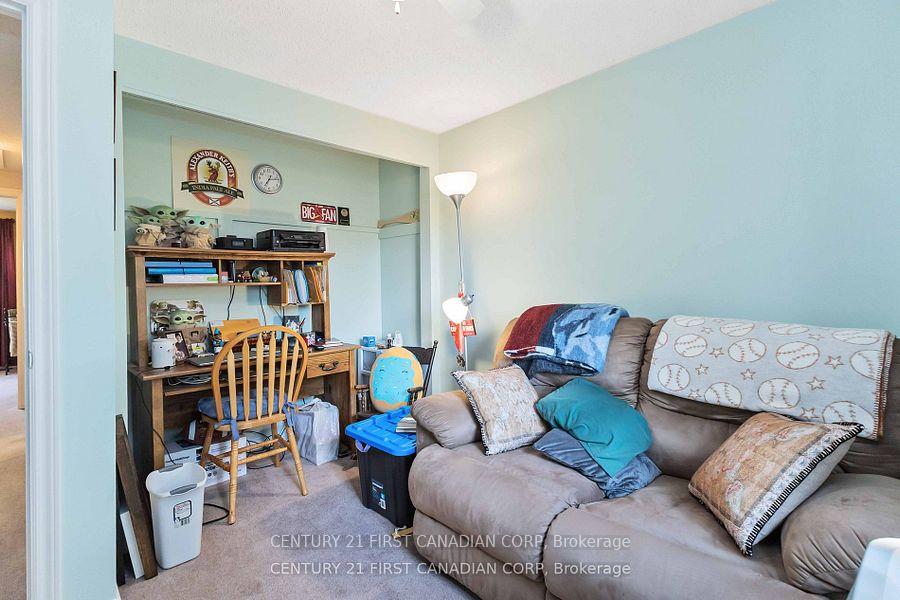 Photo 18 of 71 Golfdale Crescent, London, South Q — HOMEH