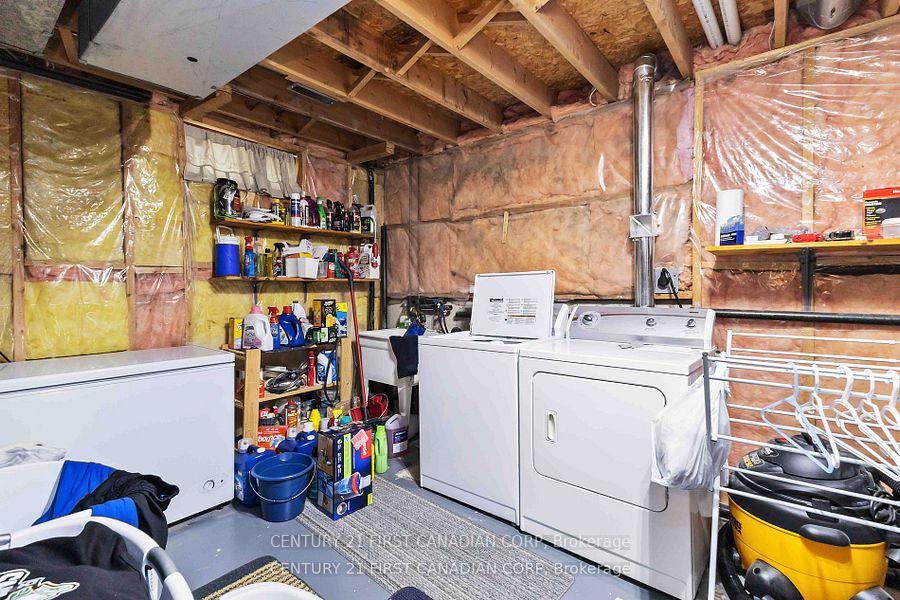 Photo 23 of 71 Golfdale Crescent, London, South Q — HOMEH