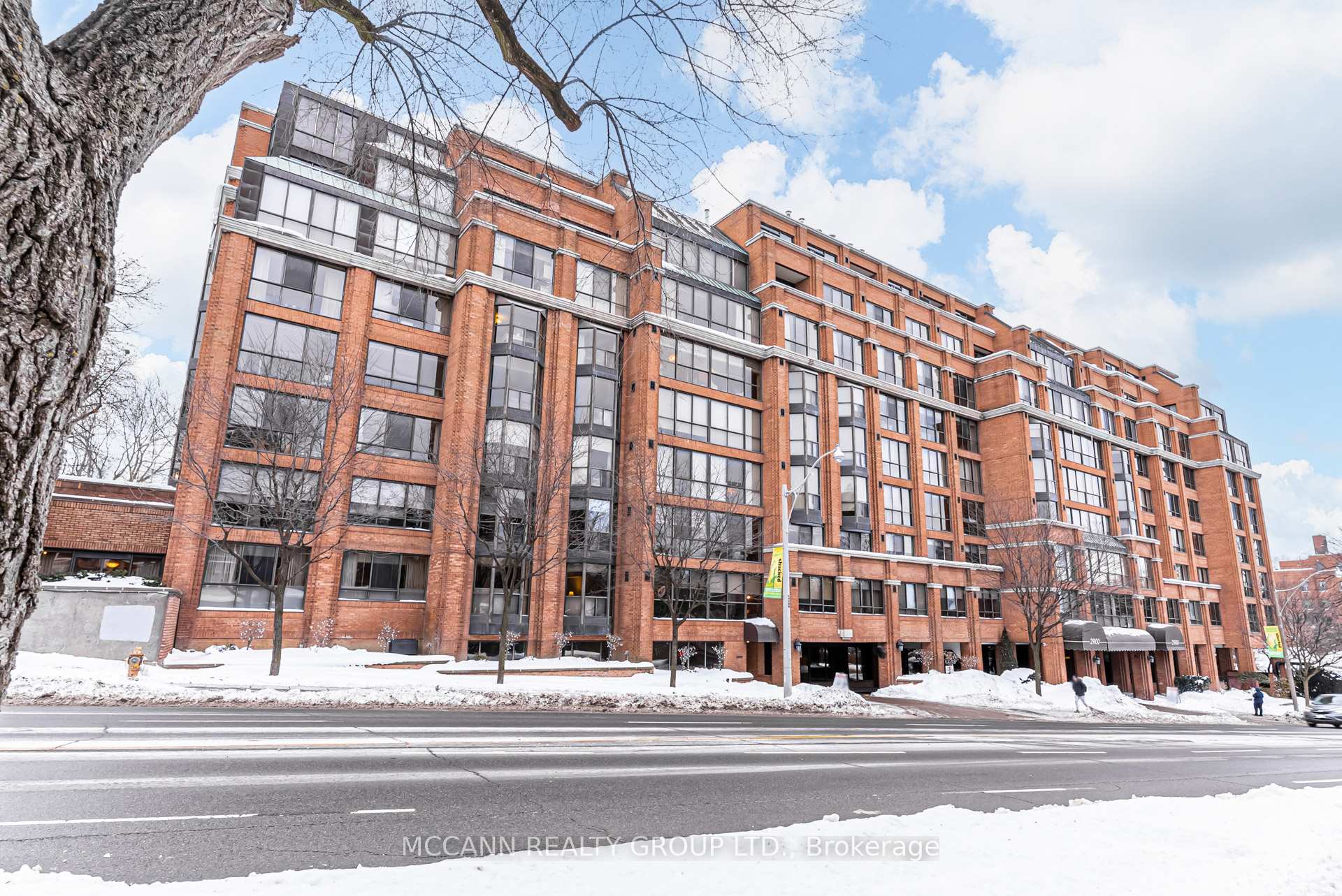 Photo 2 of Unit 901, 2900 Yonge Street, Toronto, Lawrence Park South — HOMEH