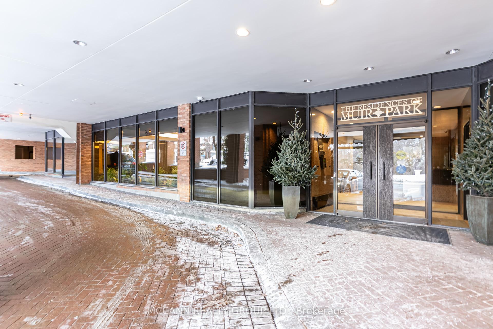 Photo 4 of Unit 901, 2900 Yonge Street, Toronto, Lawrence Park South — HOMEH