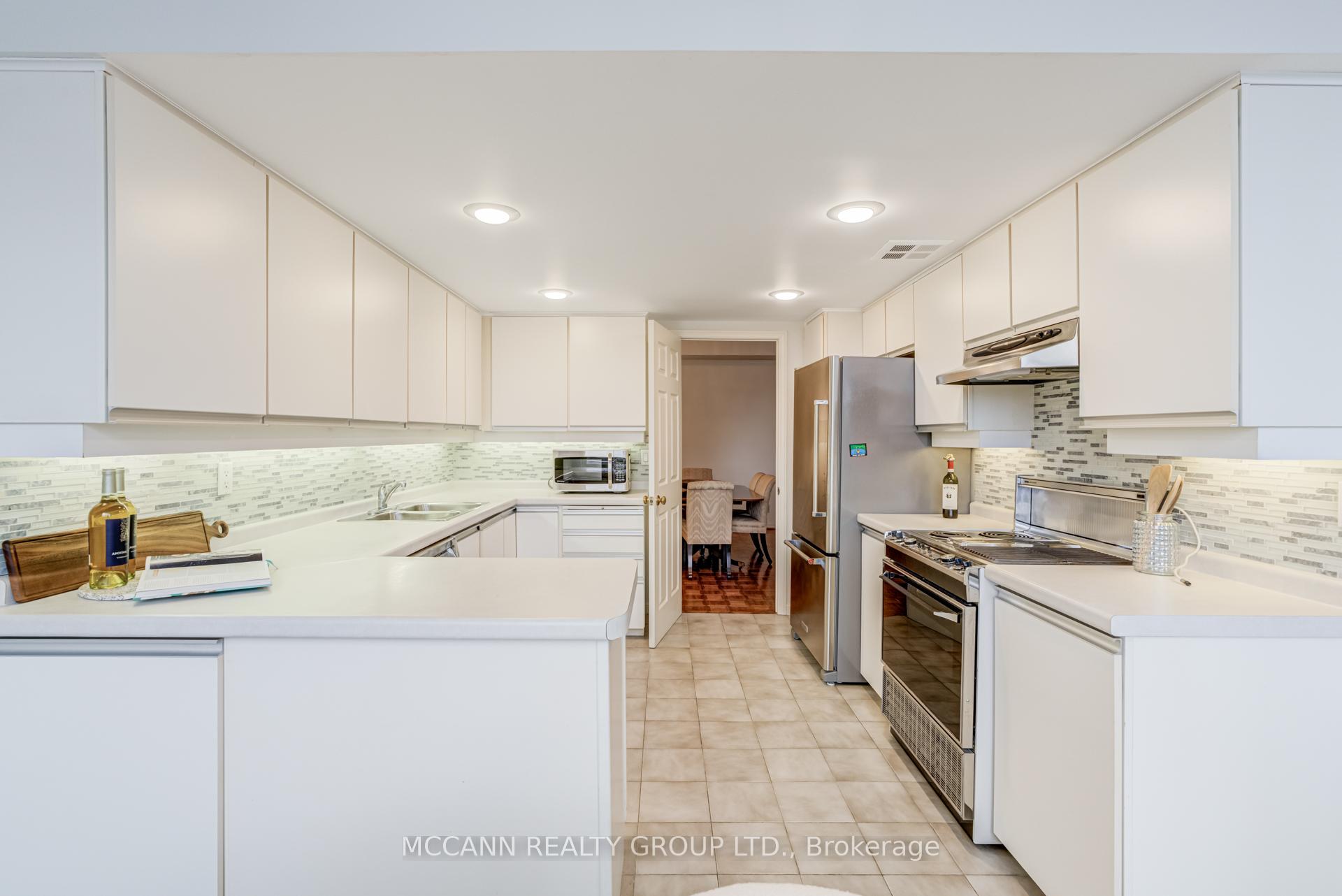 Photo 17 of Unit 901, 2900 Yonge Street, Toronto, Lawrence Park South — HOMEH