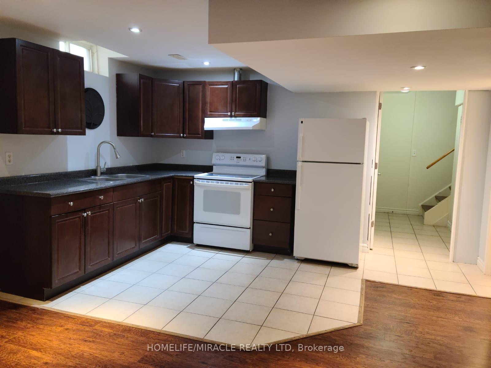Photo 5 of 11 Heathbrook Avenue, Brampton, Bram East — HOMEH
