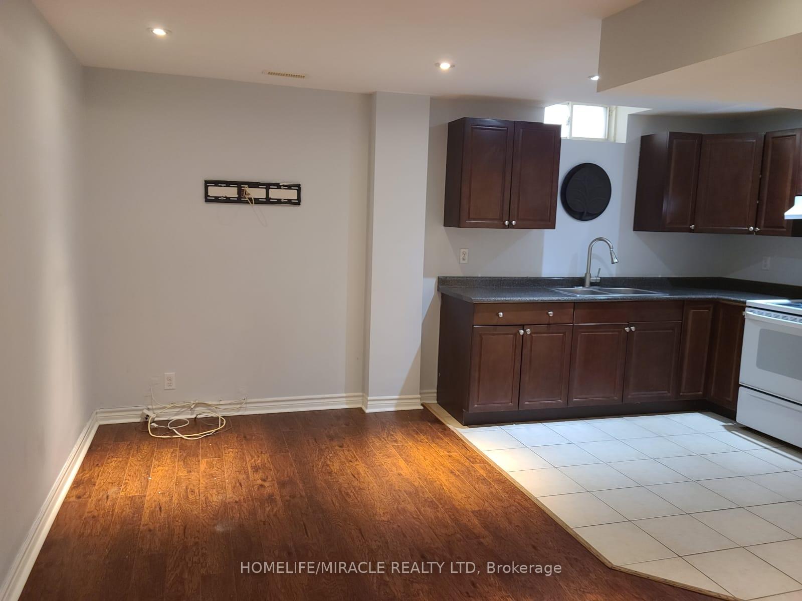 Photo 6 of 11 Heathbrook Avenue, Brampton, Bram East — HOMEH