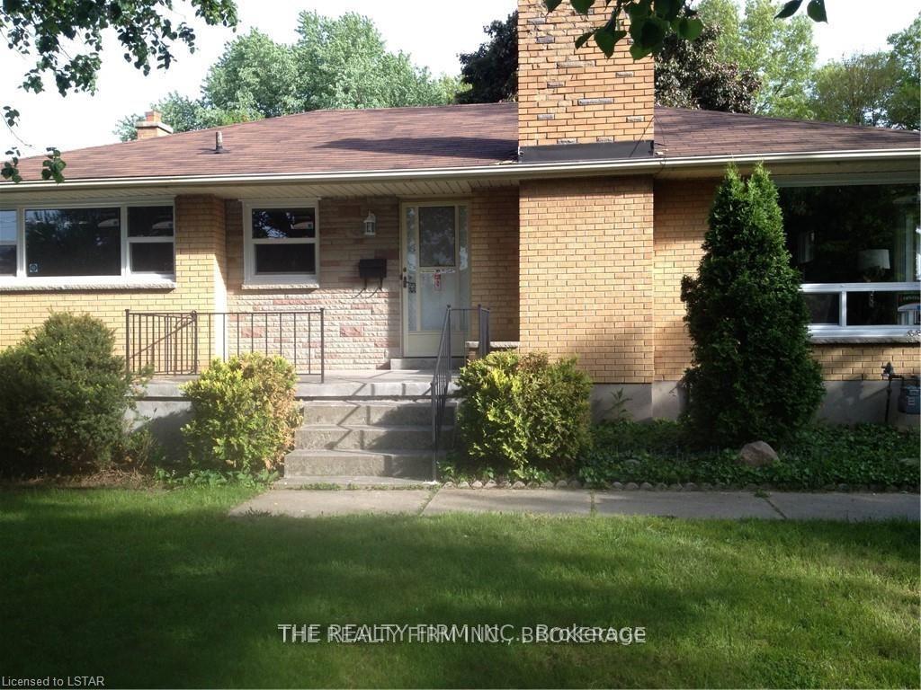 Front of 683 Fanshawe Park Road E
